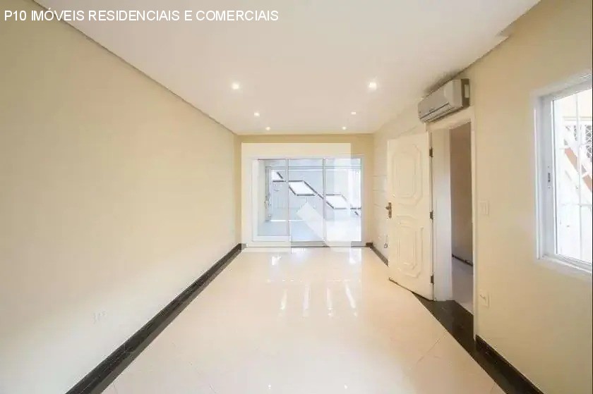 Sobrado à venda com 4 quartos, 220m² - Foto 2