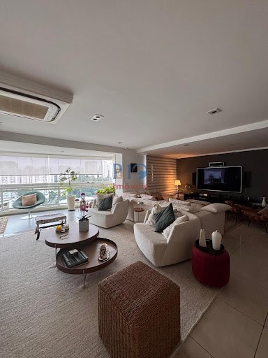 Apartamento, 3 quartos, 261 m² - Foto 1