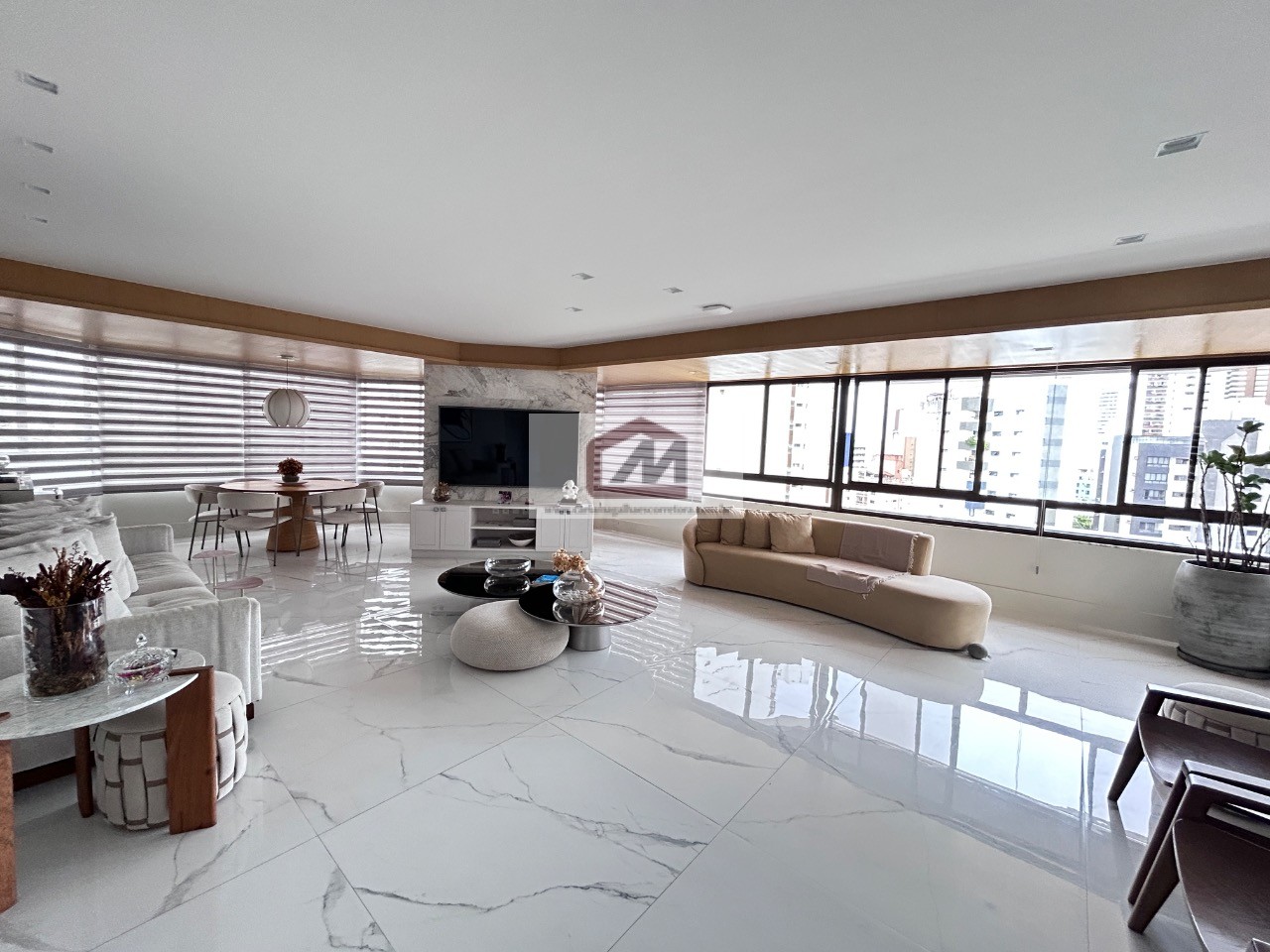 Apartamento, 4 quartos, 305 m² - Foto 1