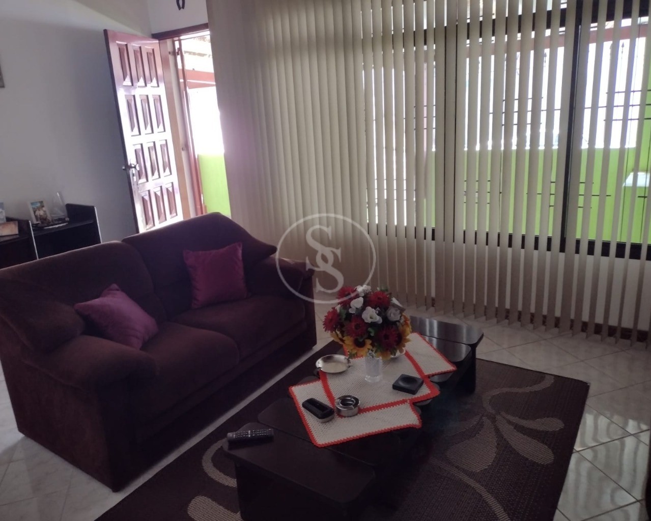 Casa à venda com 2 quartos, 208m² - Foto 1