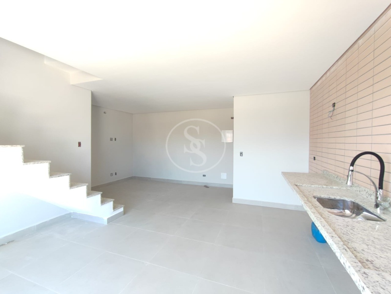 Cobertura à venda com 2 quartos, 113m² - Foto 1