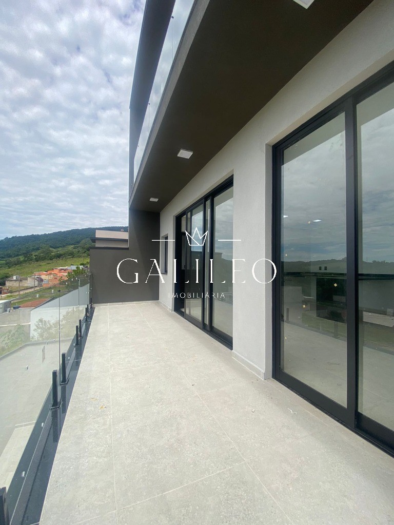 Casa, 3 quartos, 268 m² - Foto 1