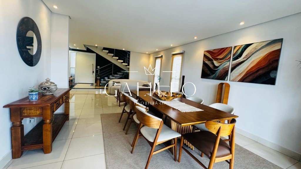 Casa, 3 quartos, 318 m² - Foto 1