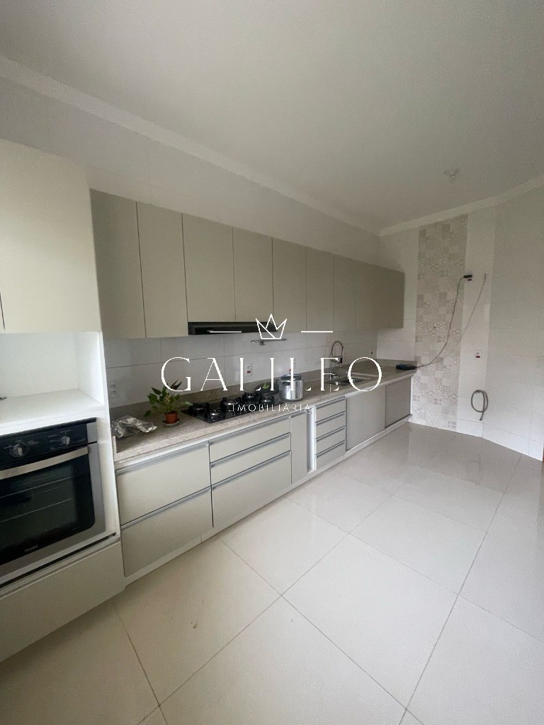 Casa, 3 quartos, 305 m² - Foto 1