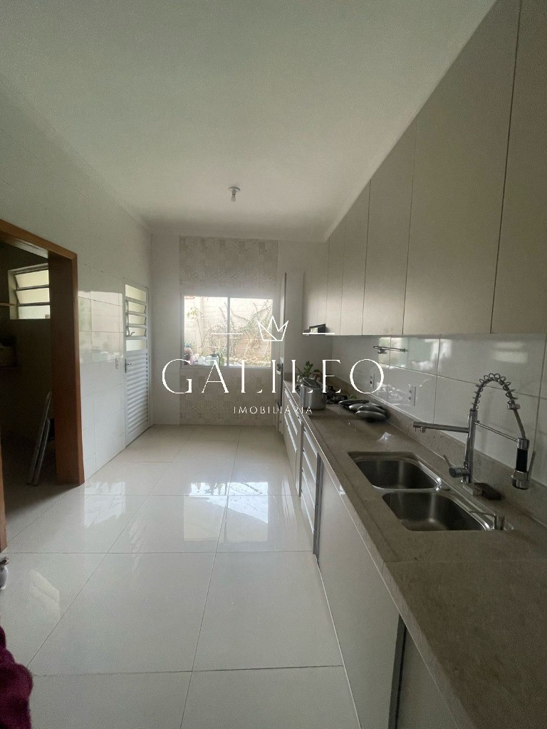 Casa, 3 quartos, 305 m² - Foto 2