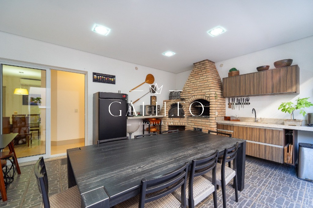 Condomínio em ENGORDADOURO, JUNDIAÍ - Casa em Condomínio de Luxo no Engordadouro, Jundiaí-SP: 3 Quartos, 1 Suíte, 2 Salas, 4 Banheiros, 2 Vagas, 230m²