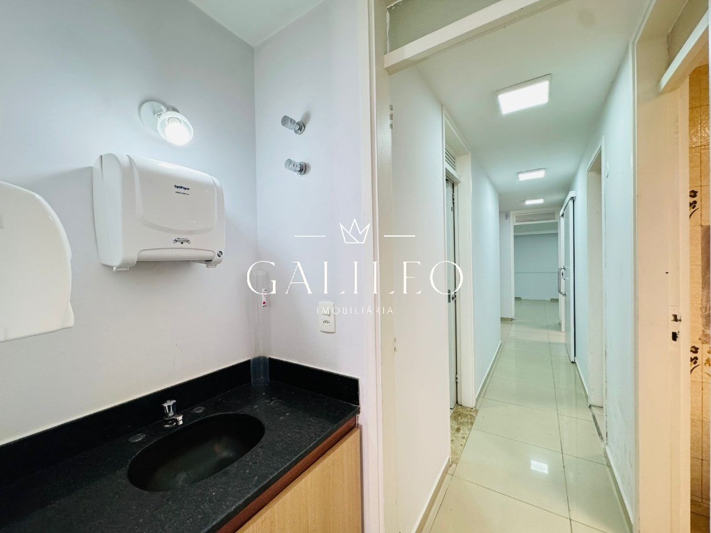 Comercial em CENTRO, JUNDIAÍ - Imóvel Comercial Espaçoso no Centro de Jundiaí: 4 Salas, 2 Banheiros, 2 Vagas de Garagem - 230m² - Venda ou Locação - Foto 14