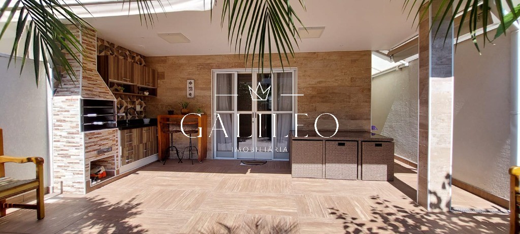 Condominio em MEDEIROS, JUNDIAÍ - Casa em Condomínio de Alto Padrão em Jundiaí-SP, Bairro Medeiros: 3 quartos, 1 suíte, 2 salas, 3 banheiros, 2 vagas, 111 m².