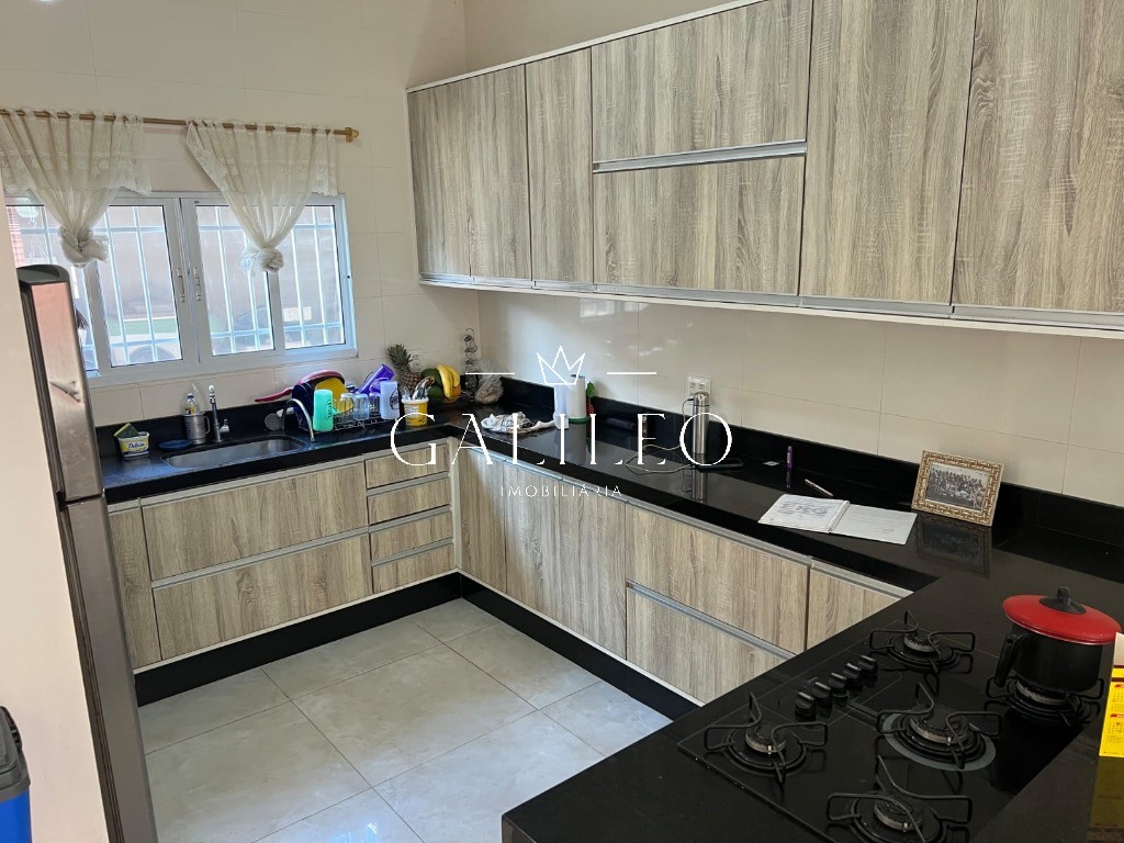 Casa em JARDIM COLÔNIA, JUNDIAÍ - Imperdível casa à venda em Jundiaí-SP, Bairro Jardim Colônia! 3 quartos, 1 suíte, 3 salas, 3 banheiros, 2 vagas, 150m².