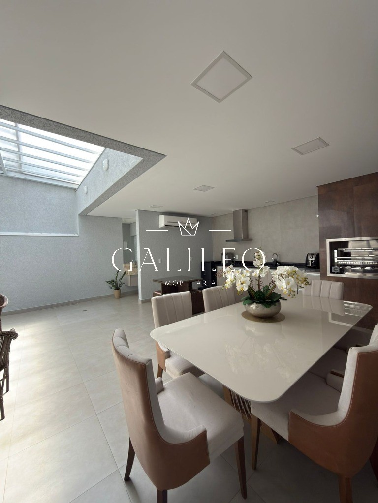 Casa em JARDIM MARAMBAIA, JUNDIAÍ - Imperdível: Casa à venda em Jundiaí-SP, Jardim Marambaia, 3 quartos, 1 suíte, 2 salas, 4 banheiros, 3 vagas, 200m².