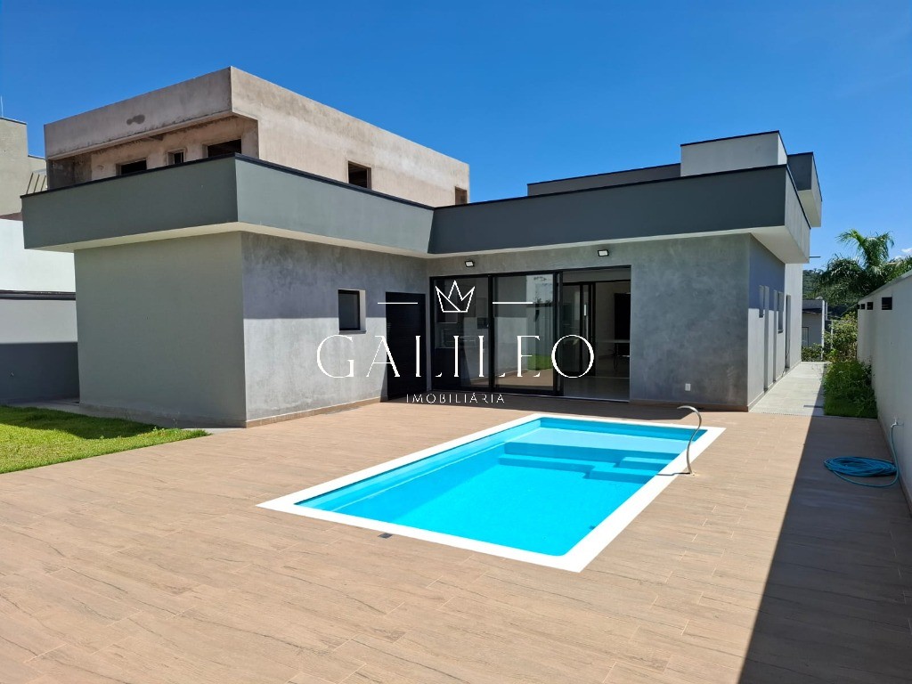 Condominio em Bairro Soares, JARINU - Casa de Alto Padrão com 3 Dormitórios, Suíte, Piscina e Churrasqueira em Condomínio de Jarinu-SP no Bairro Soares