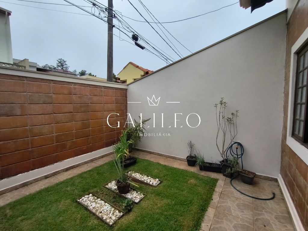 Casa em JARDIM SÃO VICENTE, JUNDIAÍ - Casa à venda em Jundiaí-SP, no Jardim São Vicente, com 3 quartos, 1 suíte, 2 salas, 3 banheiros e 2 vagas de garagem.