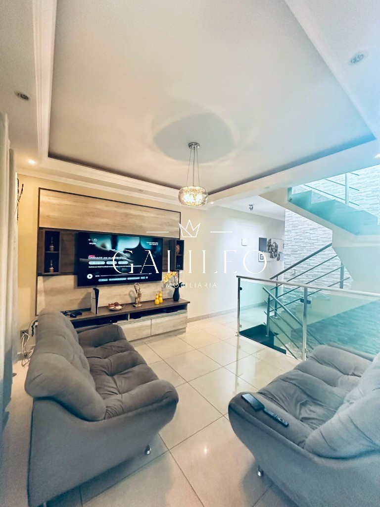 Casa em CIDADE NOVA, JUNDIAÍ - Casa com espaços amplos e Ótima Localização na Cidade Nova em Jundiaí-SP: 3 quartos, 1 suíte, 2 salas, 3 banheiros, 2 vagas de garagem, 174m².