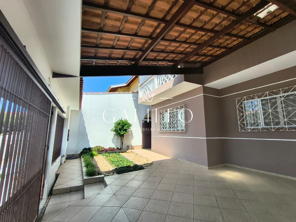 Casa em JARDIM PLANALTO, JUNDIAÍ - Casa à venda em Jundiaí-SP, bairro Jardim Planalto: 4 quartos, 2 suítes, 1 sala, 4 banheiros, 4 vagas, 213,00m². Venha conferir!