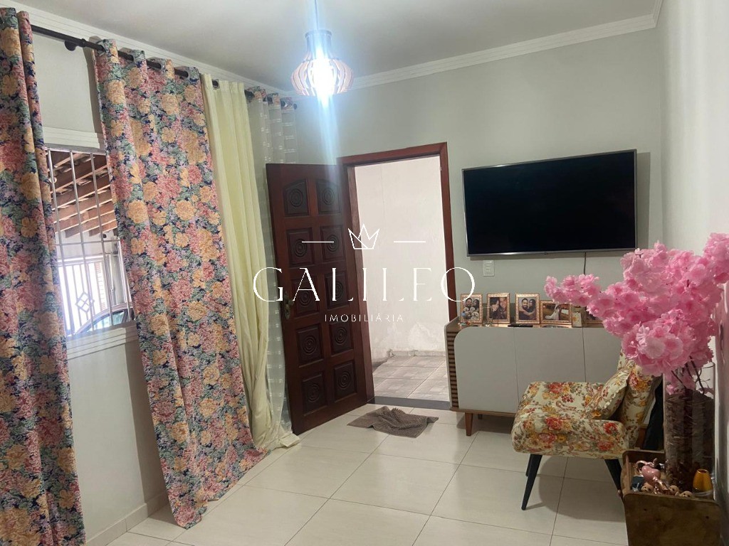 Casa em PARQUE RESIDENCIAL JUNDIAÍ, JUNDIAÍ - Imóvel à venda em Jundiaí-SP: Casa ampla com 2 quartos, 2 salas, 2 banheiros e 2 vagas no Parque Residencial Jundiaí! - Foto 1