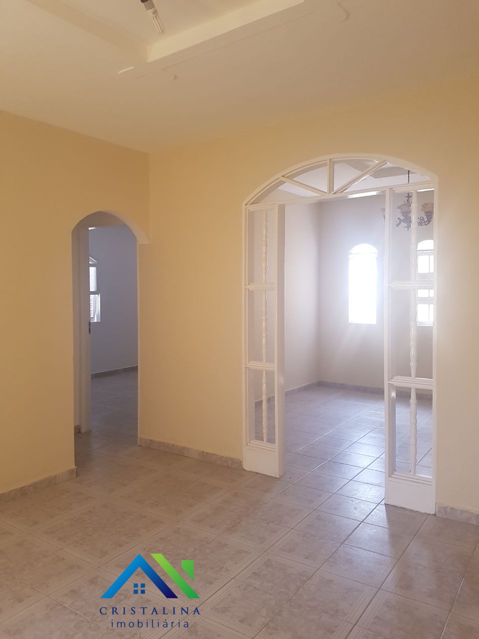 Casa em VILA ALATI, JUNDIAÍ - Vendo casa com edicula de  200 m² da área do terreno.