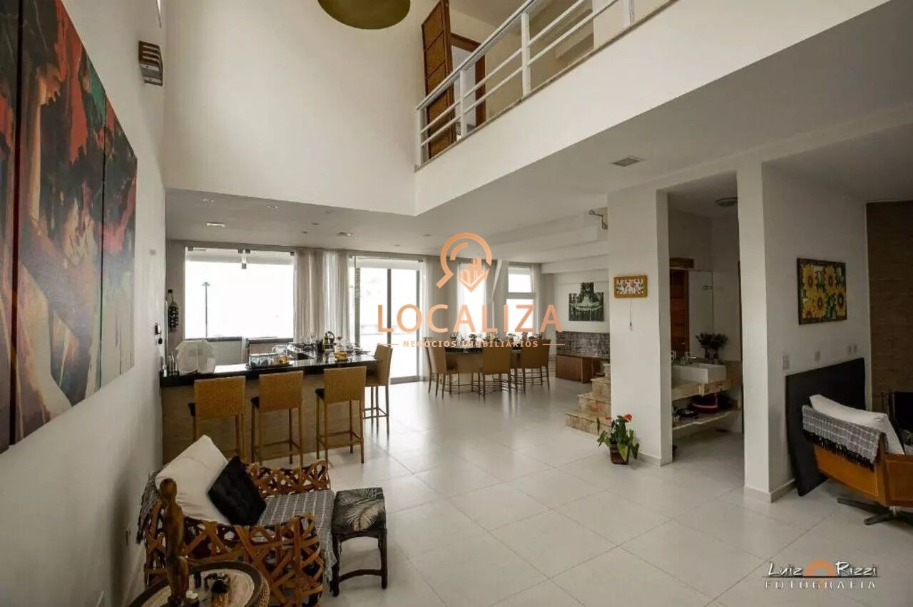 Casa, 4 quartos, 630 m² - Foto 1