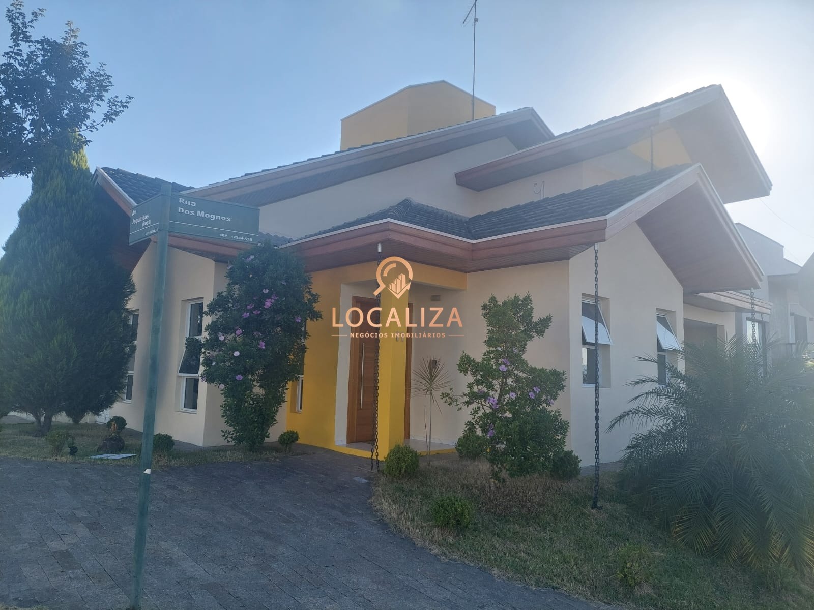 Casa, 3 quartos, 216 m² - Foto 1