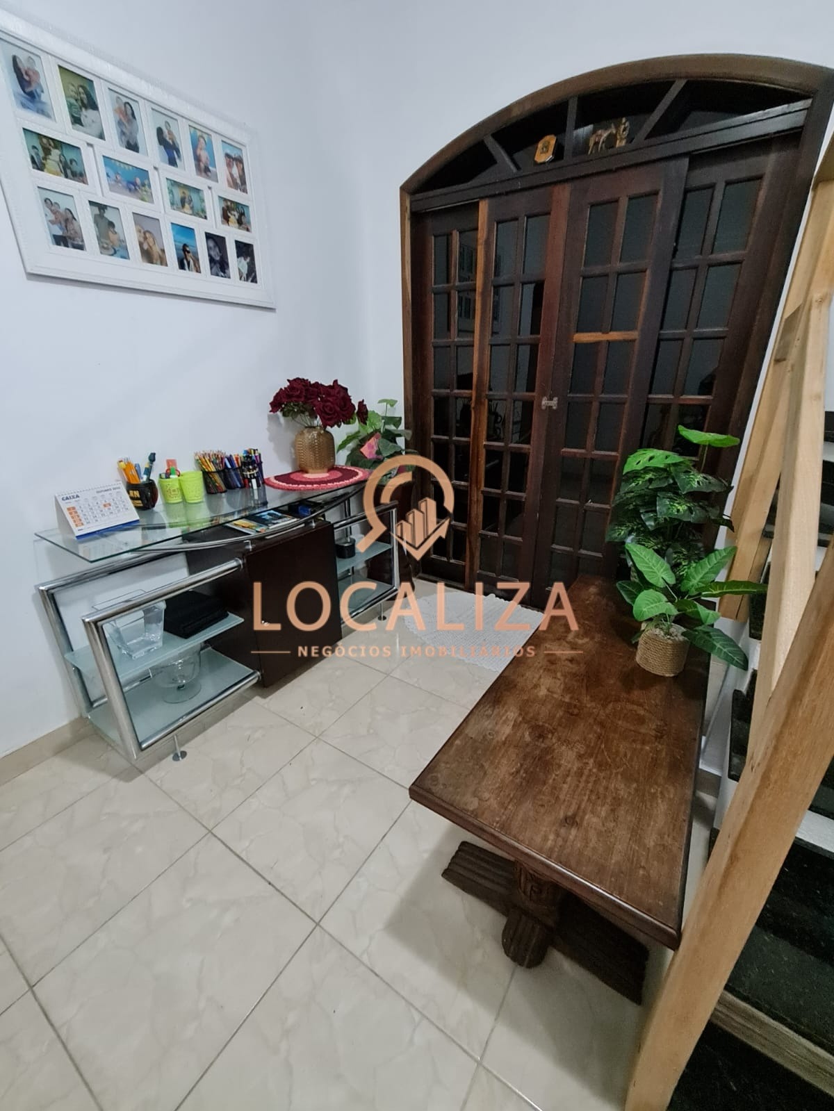 Casa à venda e aluguel com 3 quartos, 304m² - Foto 3