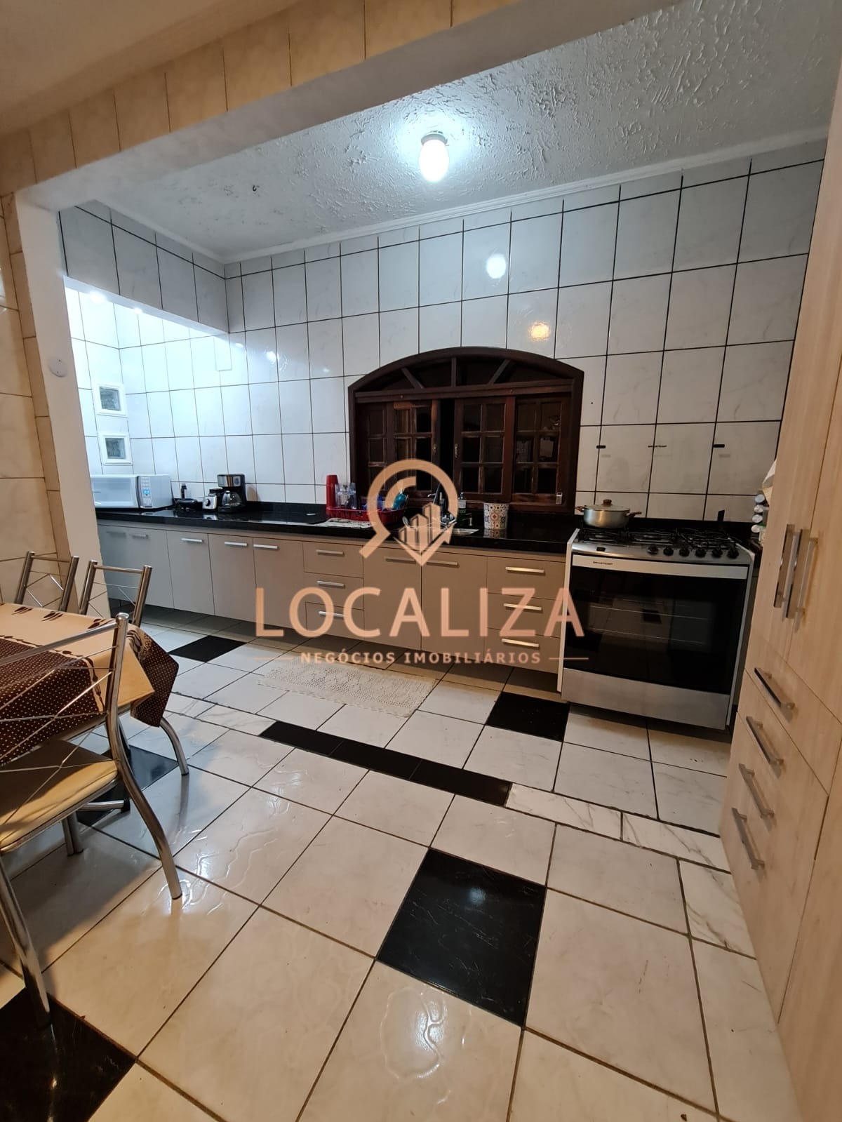 Casa à venda e aluguel com 3 quartos, 304m² - Foto 9