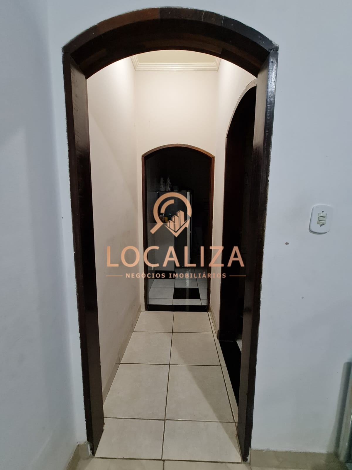 Casa à venda e aluguel com 3 quartos, 304m² - Foto 4