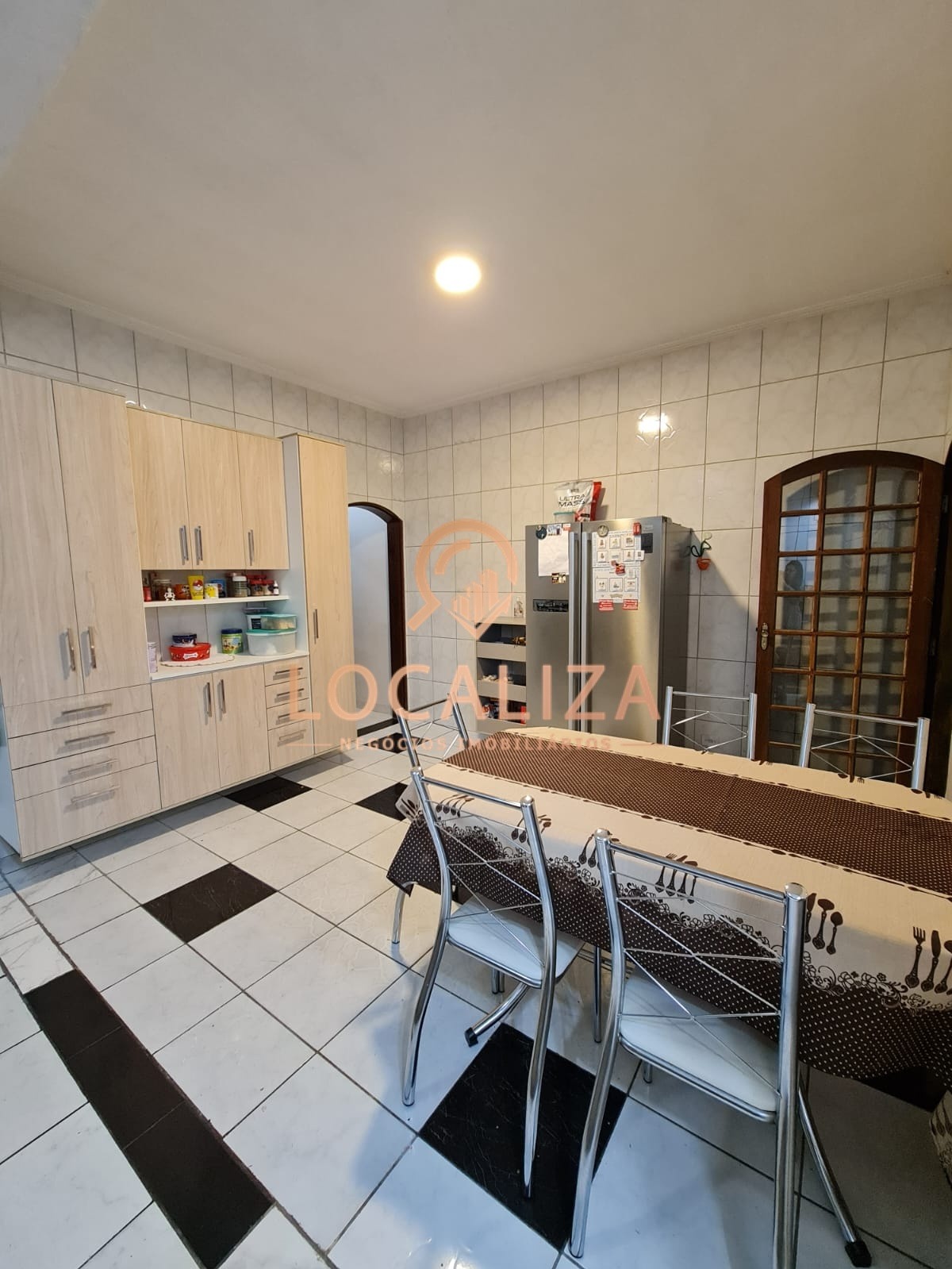 Casa à venda e aluguel com 3 quartos, 304m² - Foto 8