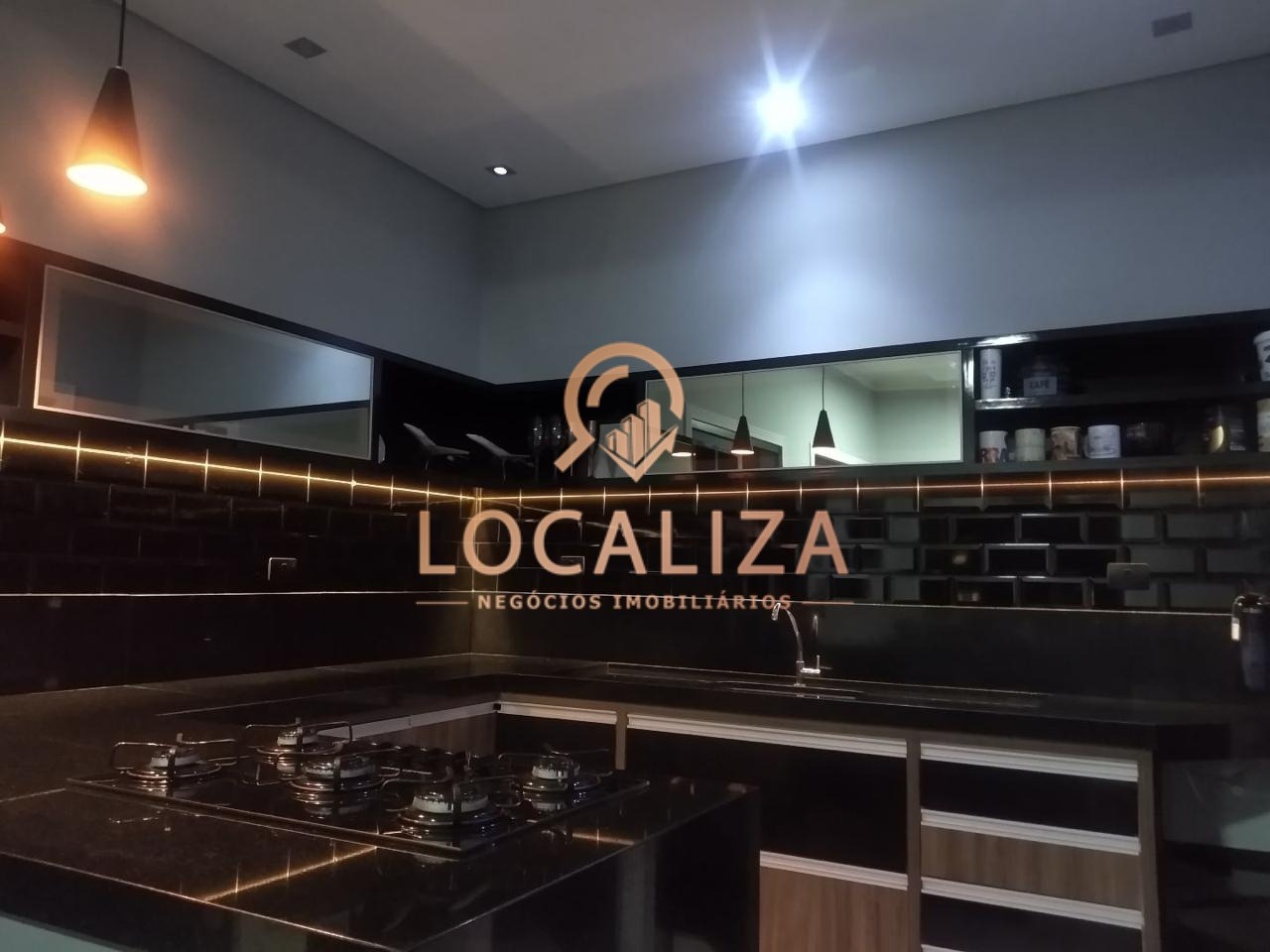 Casa, 3 quartos, 200 m² - Foto 1