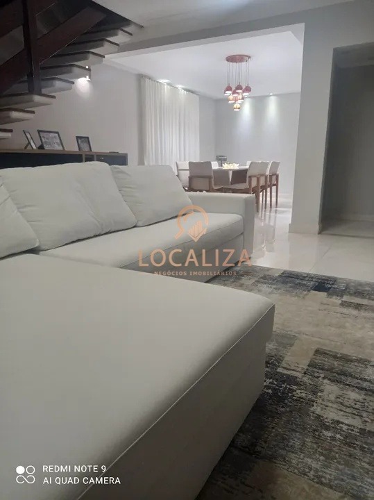 Casa, 4 quartos, 254 m² - Foto 2