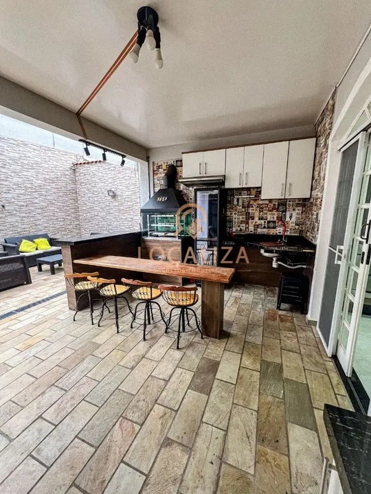 Casa, 4 quartos, 254 m² - Foto 1