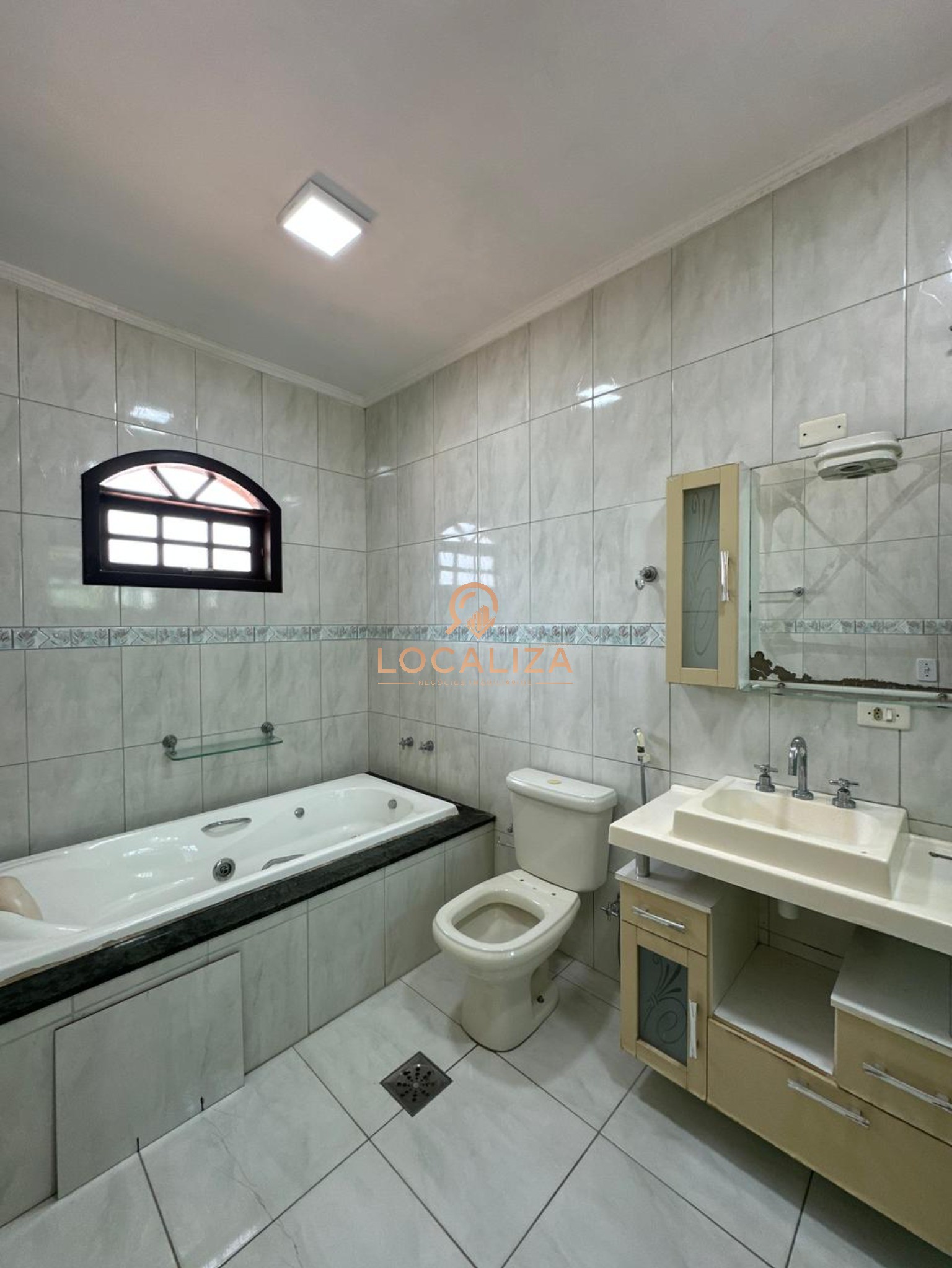 Casa, 4 quartos, 241 m² - Foto 2