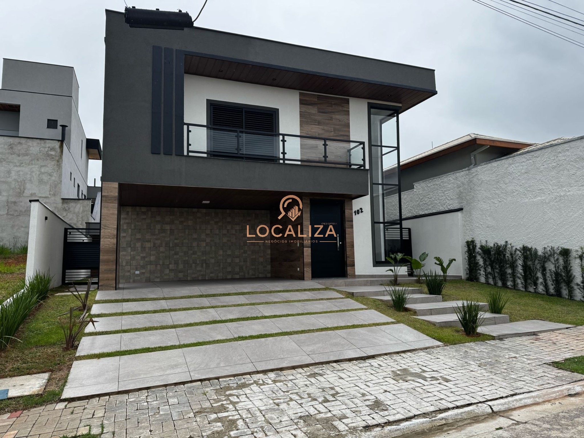 Casa, 4 quartos, 198 m² - Foto 1