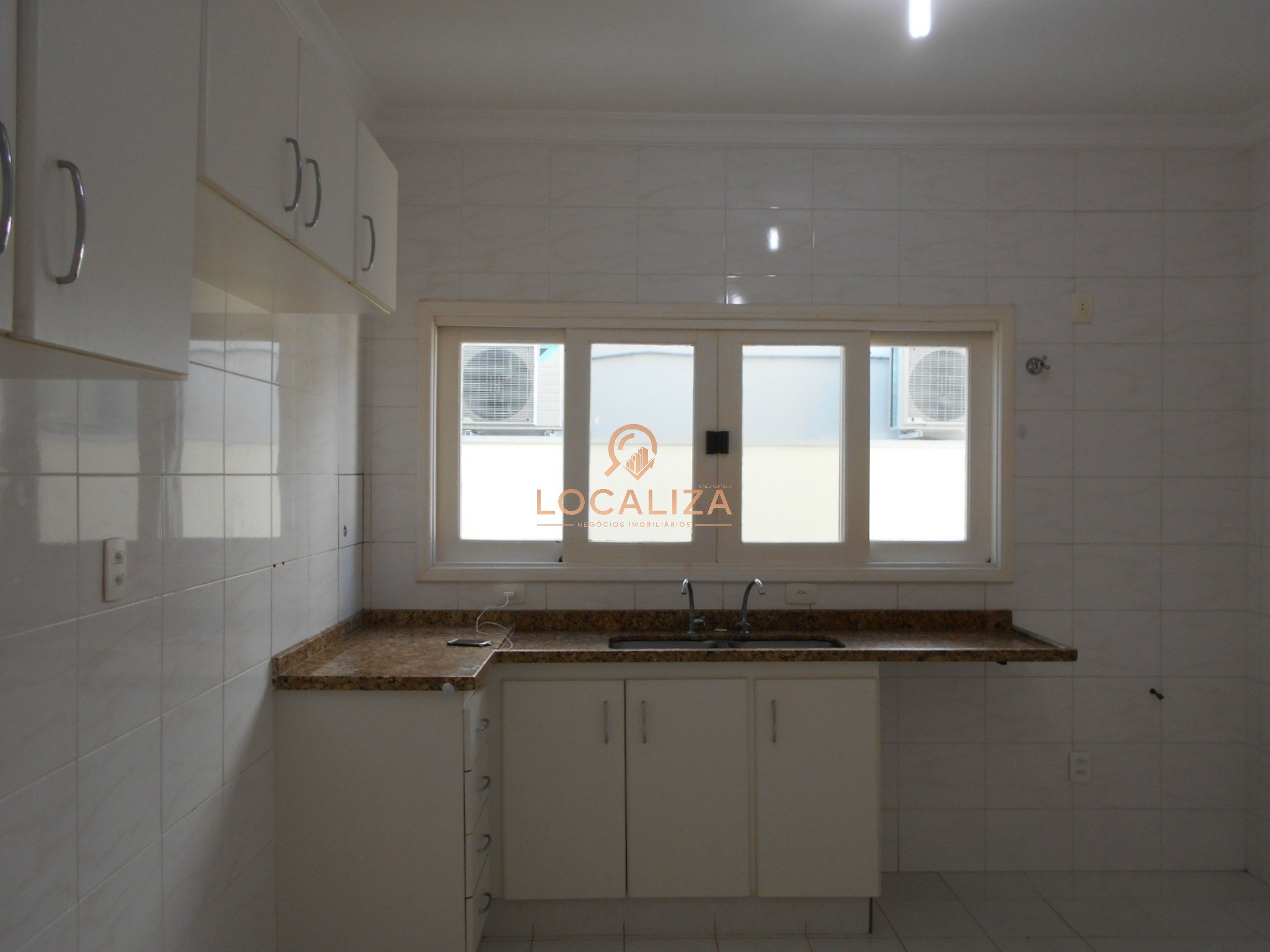 Casa, 4 quartos, 240 m² - Foto 13