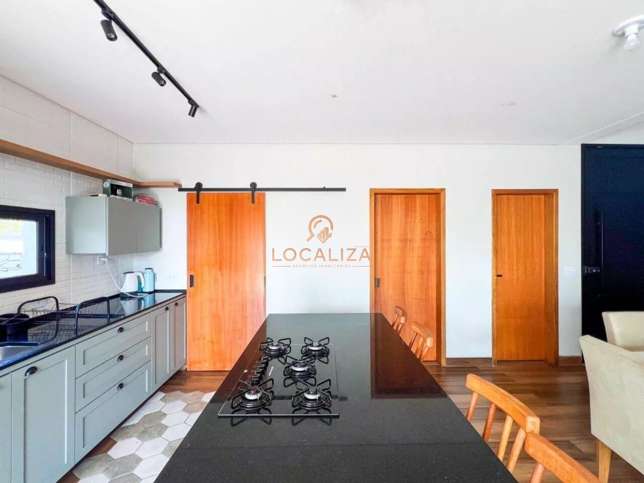 Casa, 4 quartos, 215 m² - Foto 2