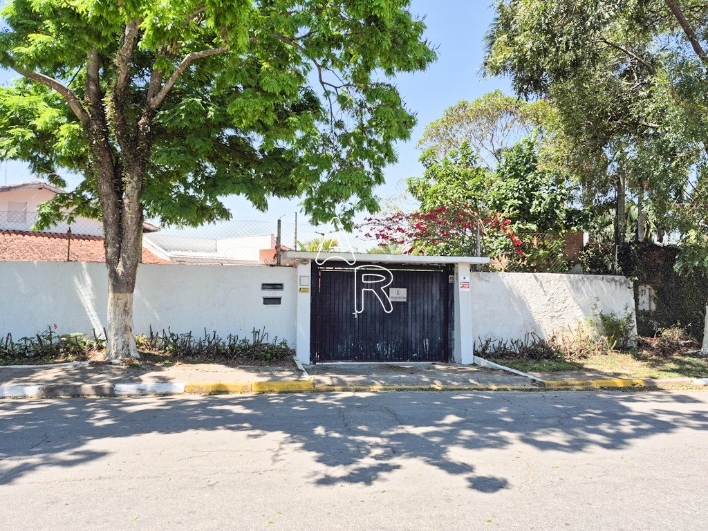 Casa, 4 quartos, 245 m² - Foto 1