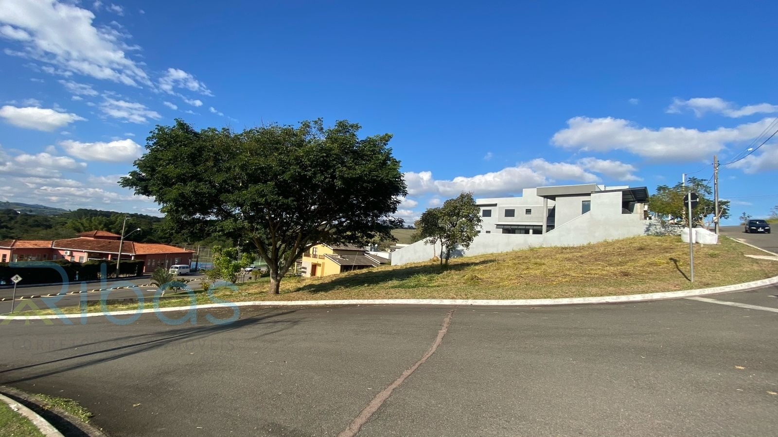 Terreno á venda no condomínio Lagos de Jarinu-SP