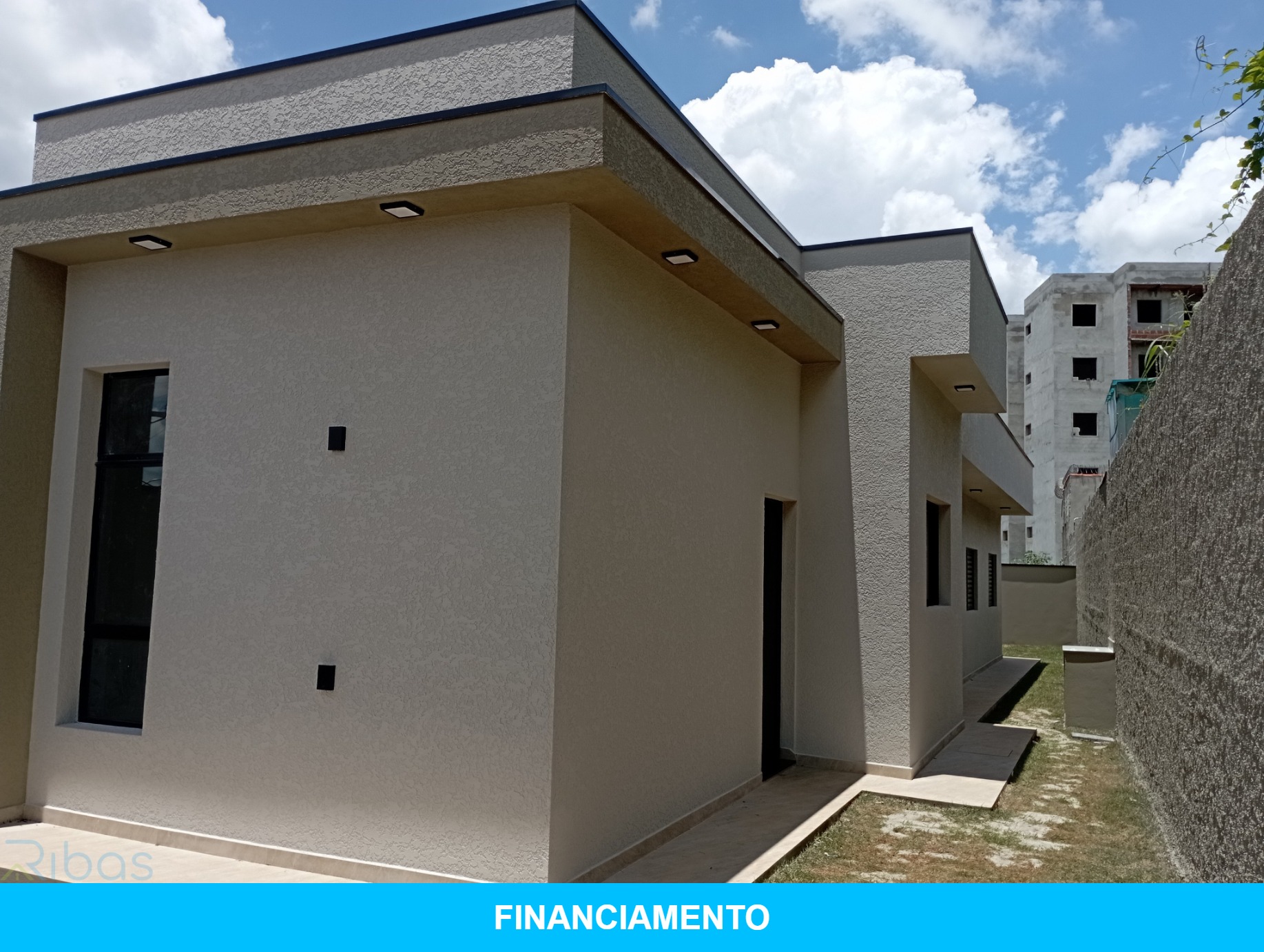 Casa à venda em Jarinu-SP, bairro Nova Trieste: 2 quartos, 1 suíte, 1 sala, 1 banheiro e 2 vagas de garagem, 77,20 m².