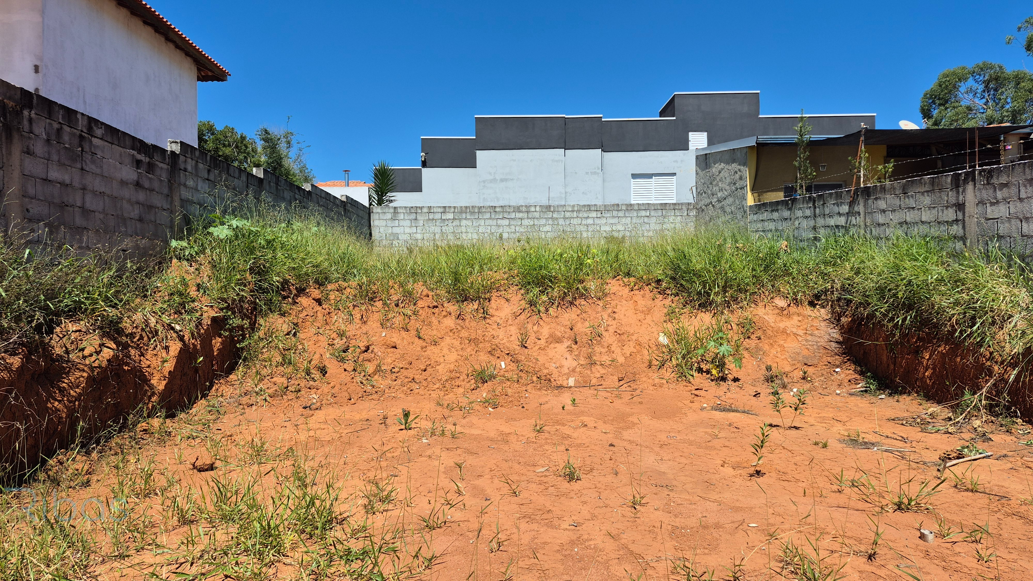 Terreno em de chacara para casa estilo chácara  na medida certa