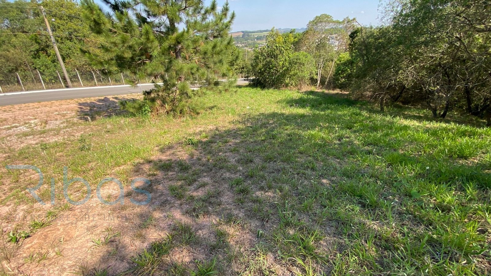 Terrenos à venda no Condomínio Lagos de Jarinu ? 3 lotes juntos em aclive