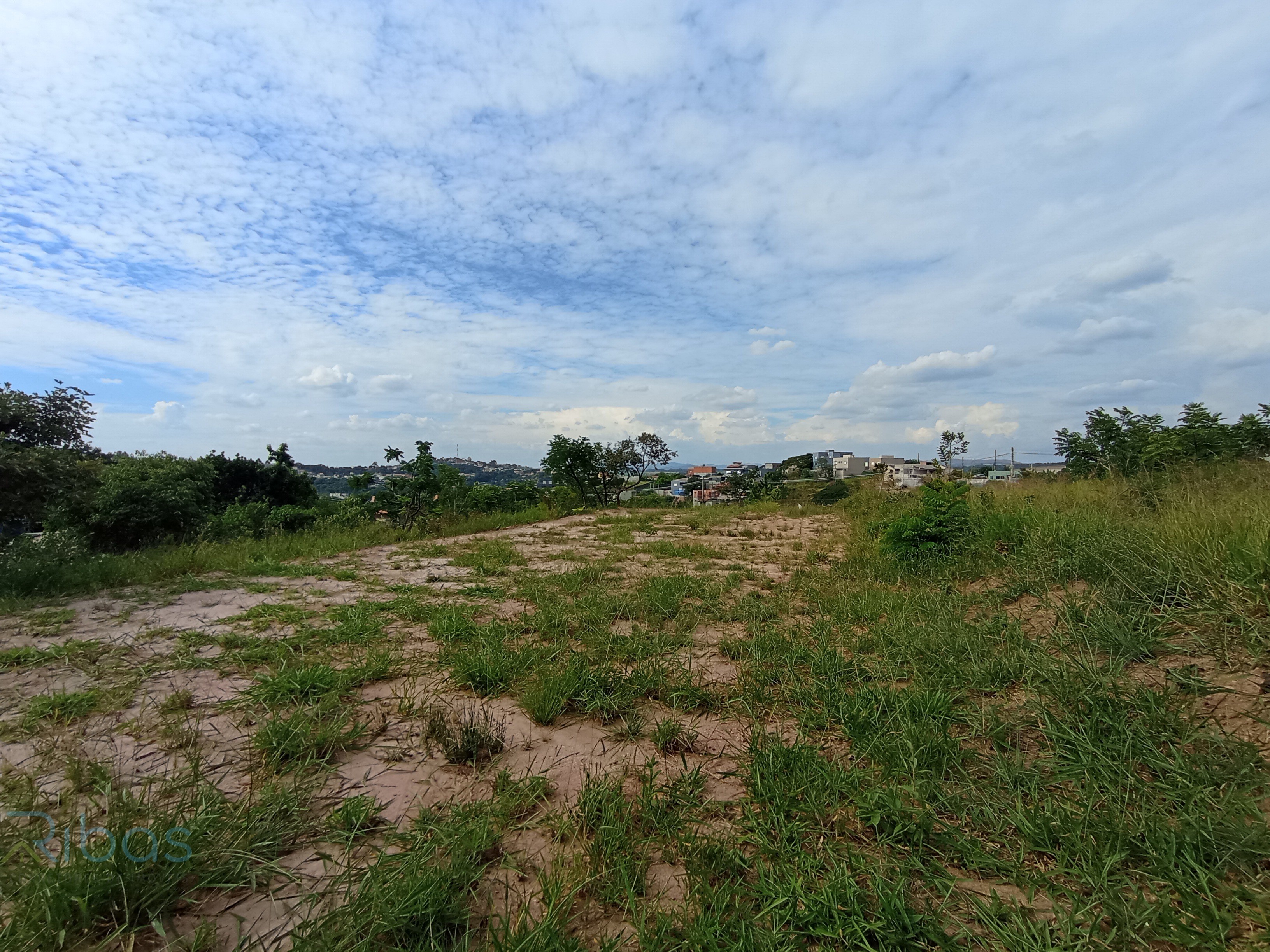 Terreno à venda em Jarinu-SP, na Vila Primavera, com 522m² de área! Venha conferir essa oportunidade única!