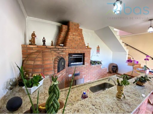 Linda Chácara à Venda no Recanto dos Pássaros - Itatiba, SP