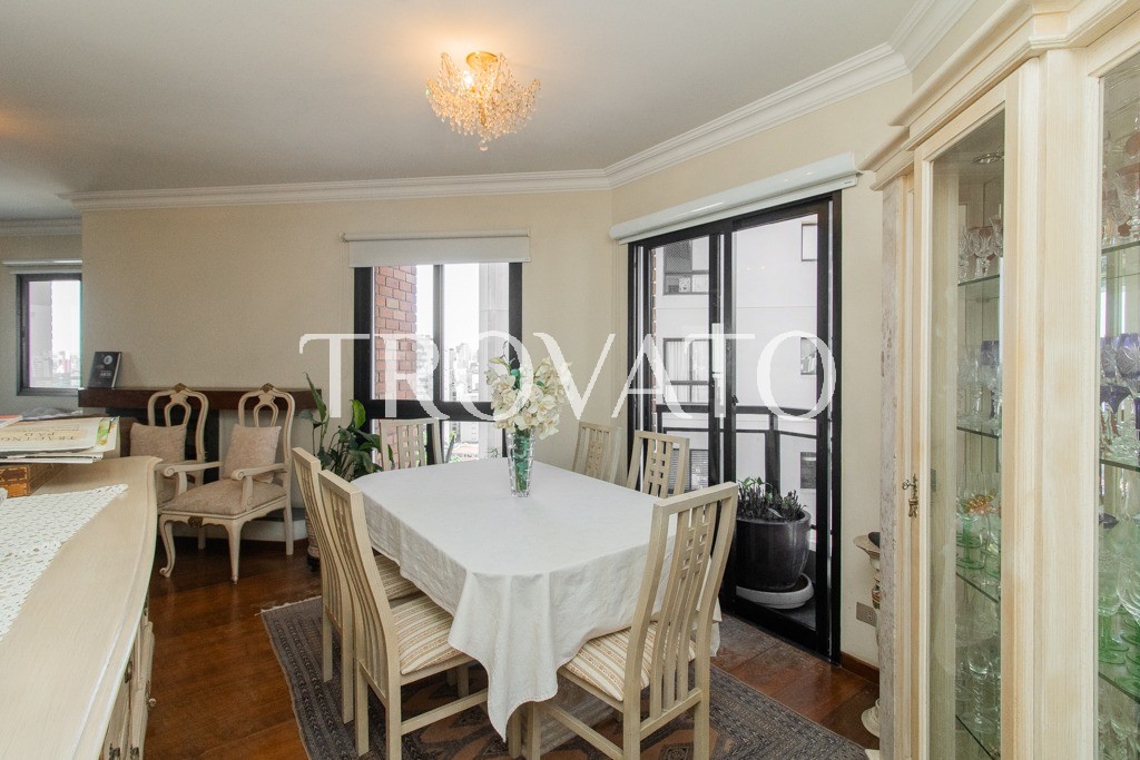 Apartamento à venda , Vila Mariana, 4 quartos, 2 suites, 2 vagas, depósito, 176m2, piscina, academia, ao lado do parque Ibirapuera