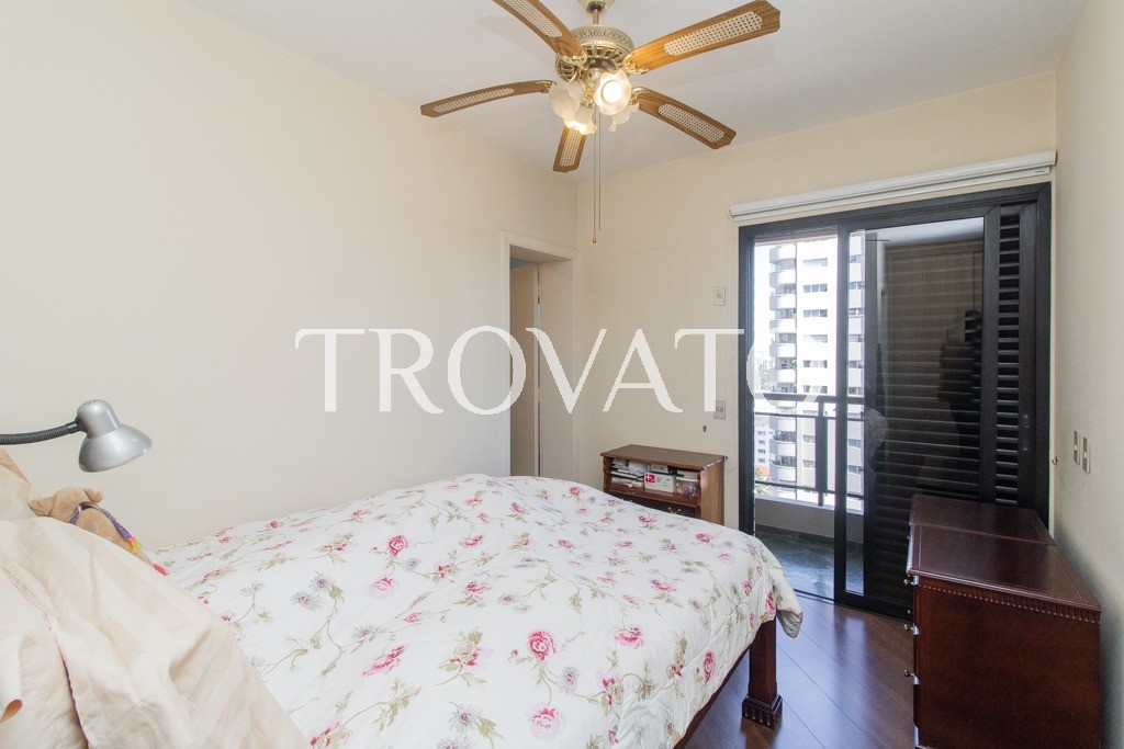Apartamento à venda , Vila Mariana, 4 quartos, 2 suites, 2 vagas, depósito, 176m2, piscina, academia, ao lado do parque Ibirapuera