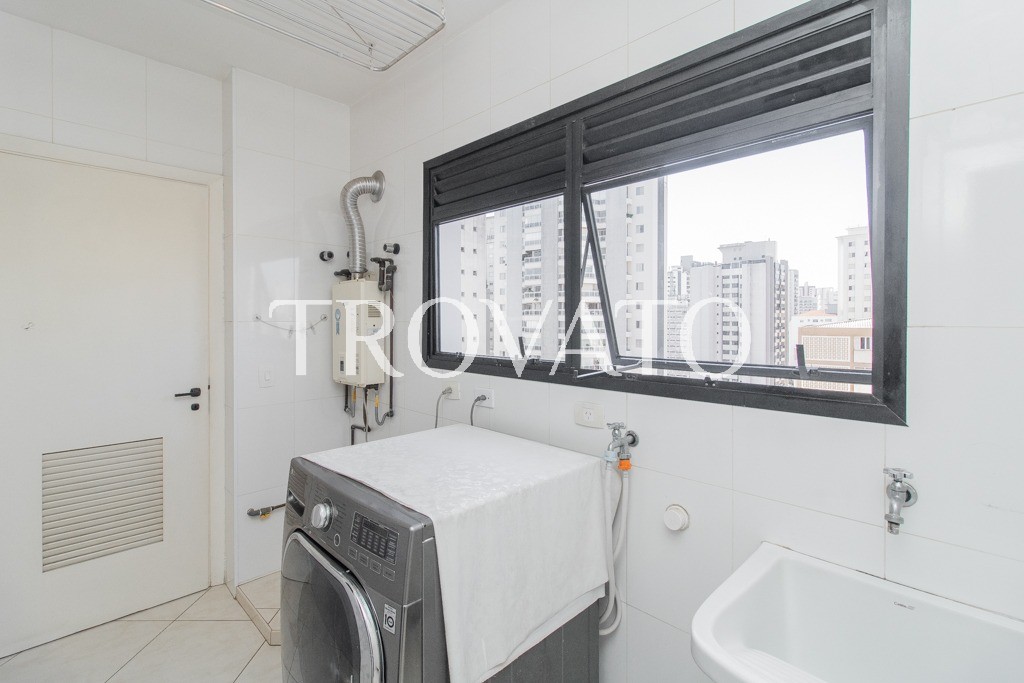 Apartamento à venda , Vila Mariana, 4 quartos, 2 suites, 2 vagas, depósito, 176m2, piscina, academia, ao lado do parque Ibirapuera