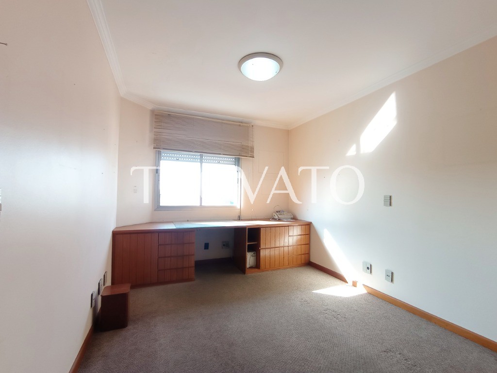 Apartamento à venda, 190m2, Perdizes, 4 quartos sendo 3 suítes, 2 varandas, hidro, 3 vagas