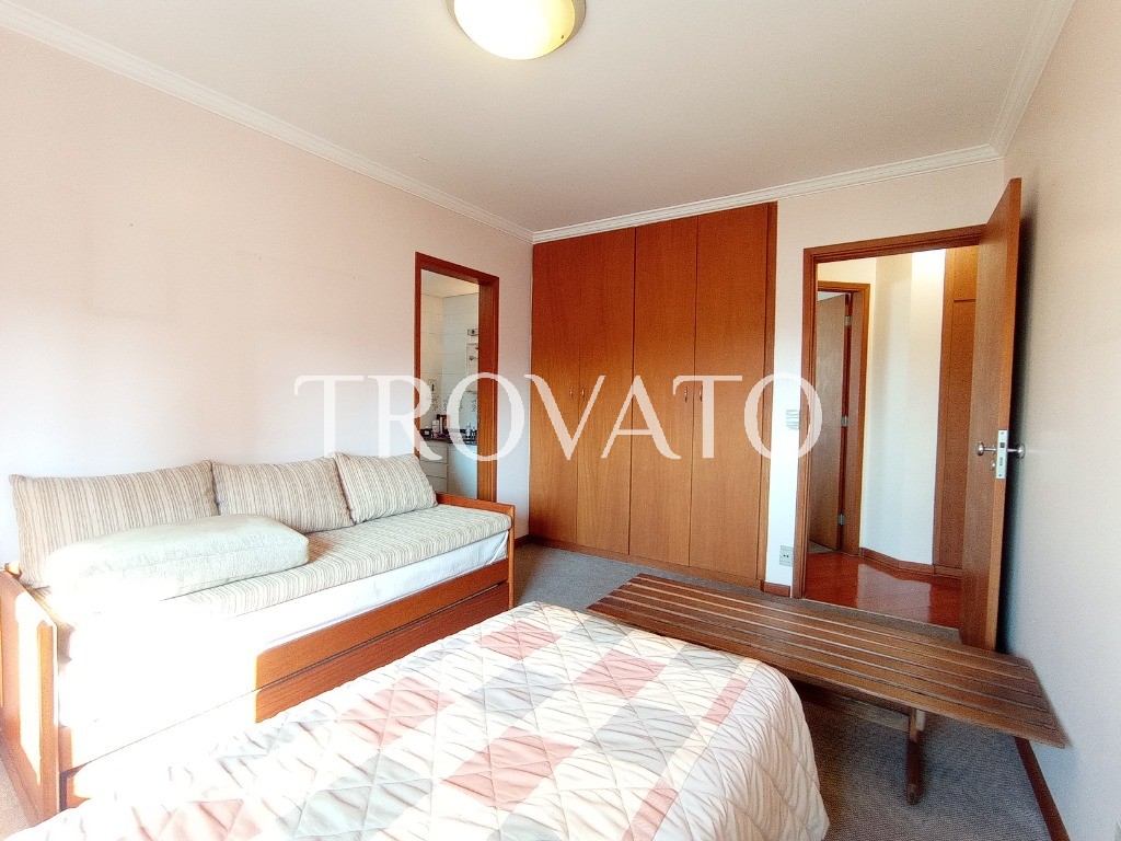 Apartamento à venda, 190m2, Perdizes, 4 quartos sendo 3 suítes, 2 varandas, hidro, 3 vagas