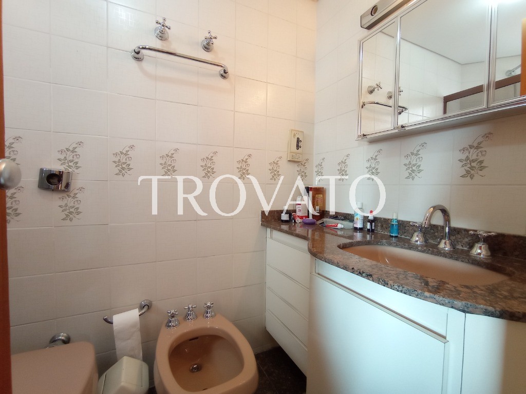 Apartamento à venda, 190m2, Perdizes, 4 quartos sendo 3 suítes, 2 varandas, hidro, 3 vagas