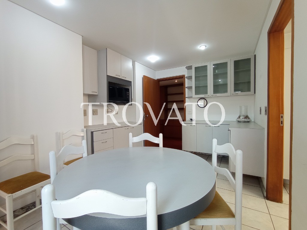 Apartamento à venda, 190m2, Perdizes, 4 quartos sendo 3 suítes, 2 varandas, hidro, 3 vagas