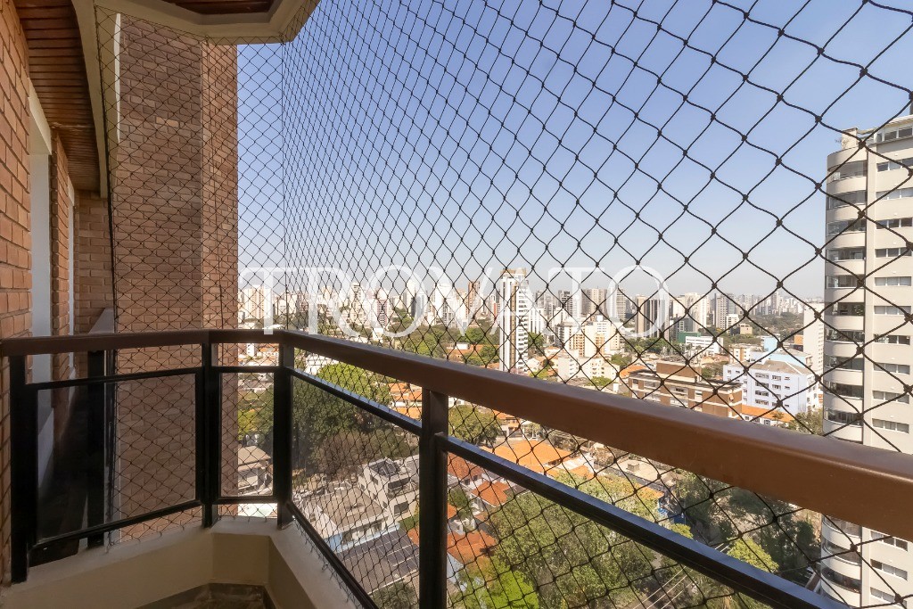 Apartamento à venda , Vila Mariana, 4 quartos, 2 suites, 2 vagas, depósito, 176m2, piscina, academia, squash, ao lado do parque Ibirapuera