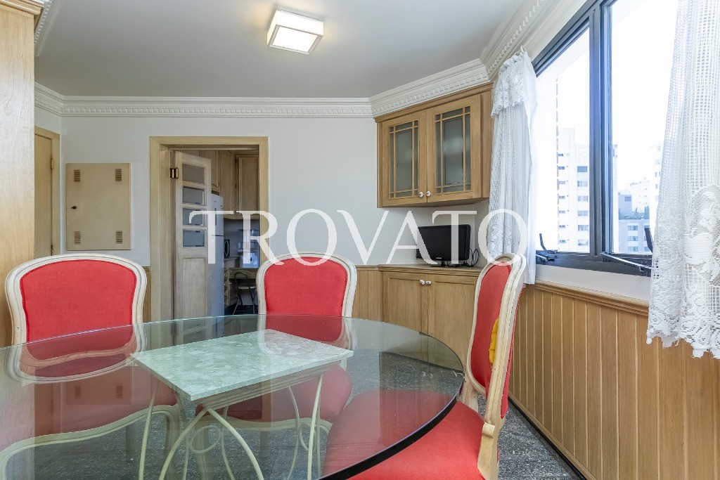 Apartamento à venda , Vila Mariana, 4 quartos, 2 suites, 2 vagas, depósito, 176m2, piscina, academia, squash, ao lado do parque Ibirapuera