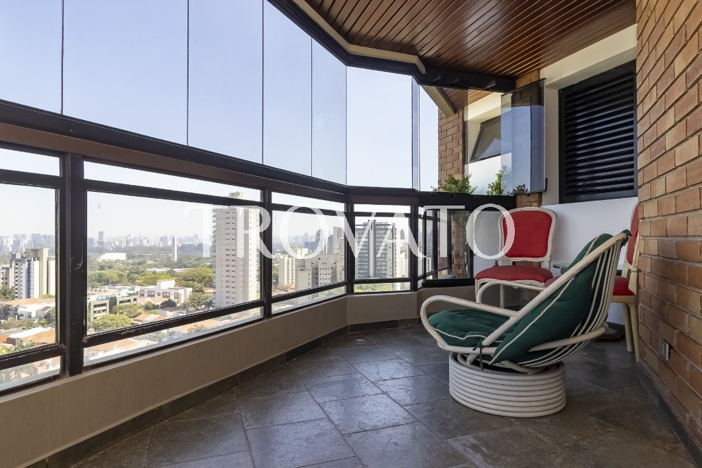 Apartamento à venda , Vila Mariana, 4 quartos, 2 suites, 2 vagas, depósito, 176m2, piscina, academia, squash, ao lado do parque Ibirapuera